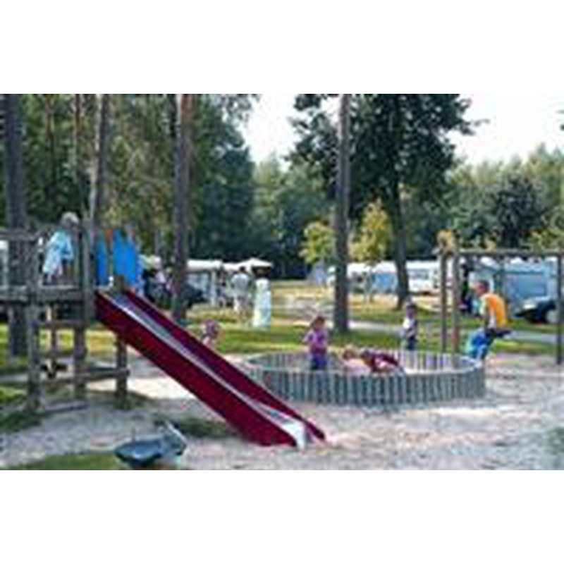 Camping en Speelpark De Heldense Bossen