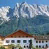 Alpine Auszeit: Natur und Entspannung am Fuße der Zugspitze